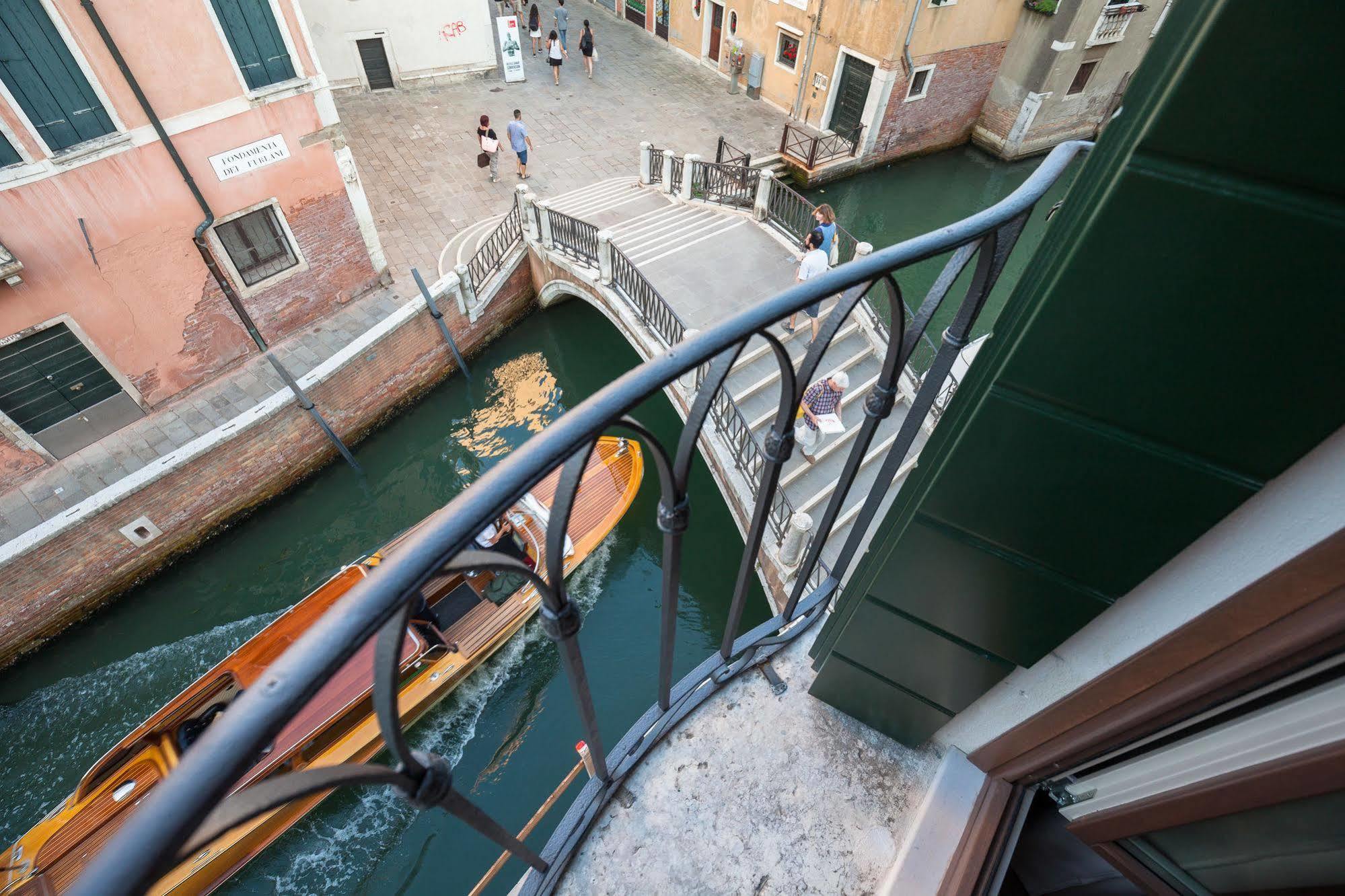 Liassidi Wellness Suites Venedig Exterior foto
